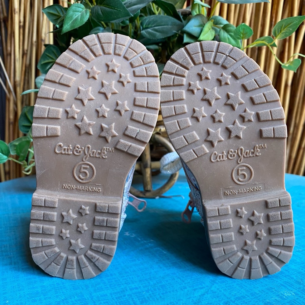 Cute for Spring! Cat and Jack boots. Excellent Condition - Picture 3 of 5